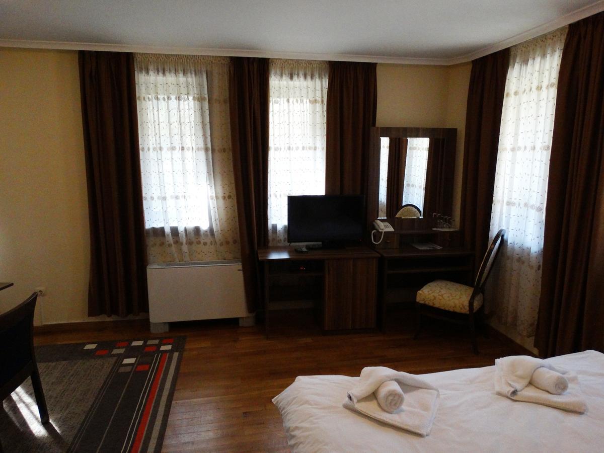 Hotel Rechen Rai Мелник Екстер'єр фото